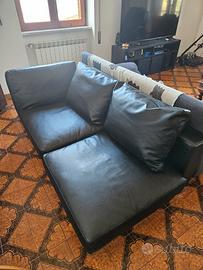 Divano in pelle nera Arketipo 