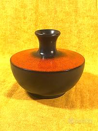 vaso in ceramica design modernista