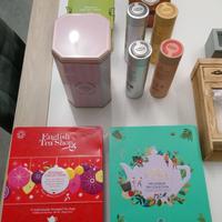 Contenitori da the o scatole in latta