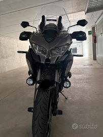 Kawasaki versis 1100 se grantourer