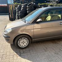 LANCIA Y ANNO 2006