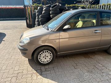 LANCIA Y ANNO 2006