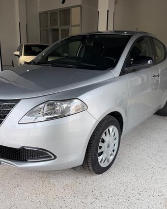 Lancia Ypsilon 1.2 69 CV 5 porte GPL Ecochic Plati