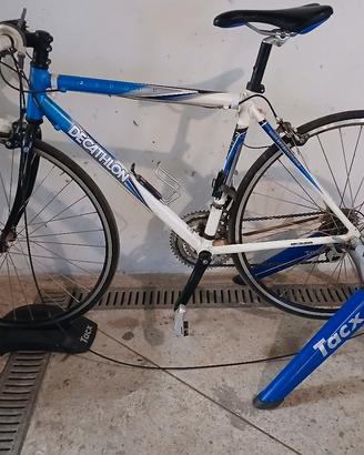 bicicletta da corsa e  rulli