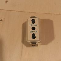 presa bivalente vimar 8145