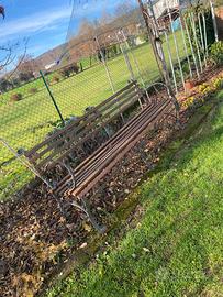 Panchine e tavolo da esterno