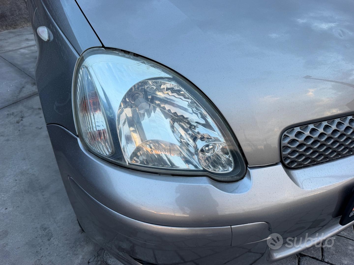 Toyota Yaris 2004 photo 4