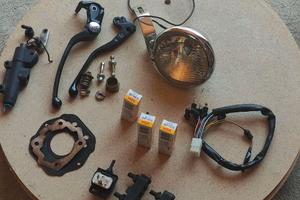 Set di ricambi moto e scooter