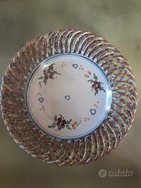 Centrotavola in ceramica decorata e intrecciata