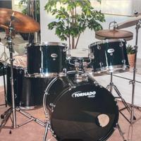 Batteria acustica di marca Mapex- Tornado