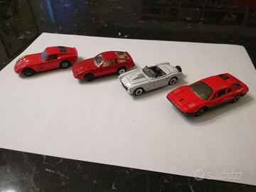 4 modellini auto FERRARI CHEVROLET DATSUN