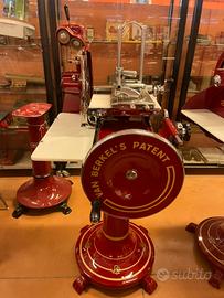 Affettatrice Berkel 9h restaurata con piedistallo