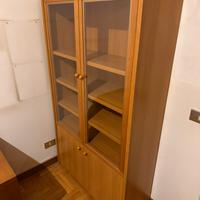 Mobiletto con ante in vetro