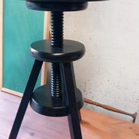 Sgabello rotondo in Noce