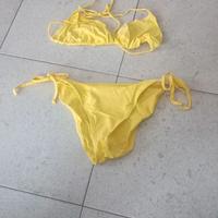 Bikini giallo con laccetti - Fresco e Solare!