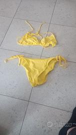 Bikini giallo con laccetti - Fresco e Solare!