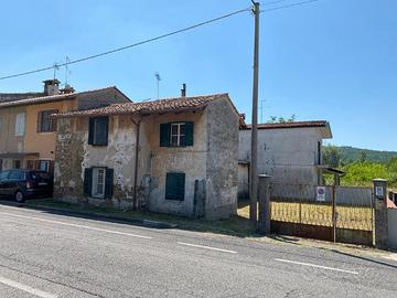 CASA DI TESTA CON GIARDINO PRIVATO