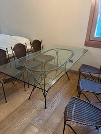 Tavolo con sedie