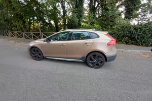 vovlo v 40 cross country