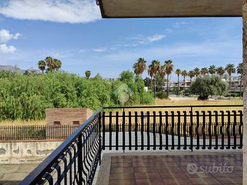 3 LOCALI A GIARDINI NAXOS