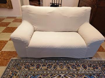 coppia di divani in pelle BLU marca Divani&Divani