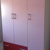 Armadio a 3 ante rosa