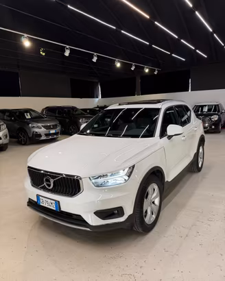 Volvo XC40 B4 AWD Geartronic R-design