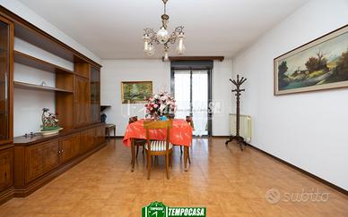 AMPIO TRILOCALE CON BOX E CANTINA - OSIO SOPRA