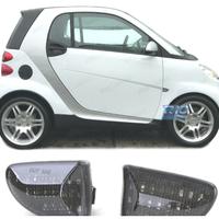 FRECCIE LATERALI PER SMART FORTWO 451 07- LED NERO