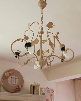 Lampadario in Ferro Battuto color Avorio