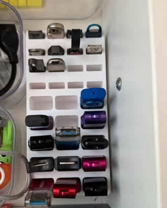 Organizer porta chiavette USB (31 posti)