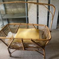 Lettino vintage in vimini