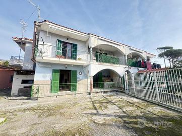 CASA SEMINDIPENDENTE A TORRE DEL GRECO