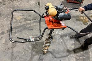 A261 - Trivella motore a scoppio Hitachi