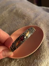 Bracciale in argento vintage con pietra rossa