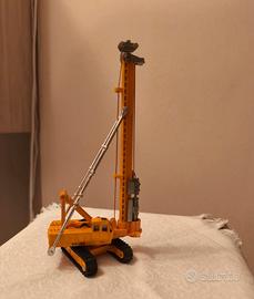 Modellino  Gru cingolata
Hitachi KH180 d'epoca 