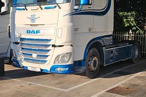 TRATTORE STRADALE DAF XF 460