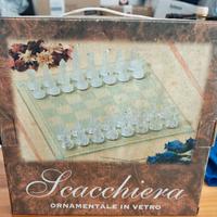 Scacchiera ornamentale in vetro. 