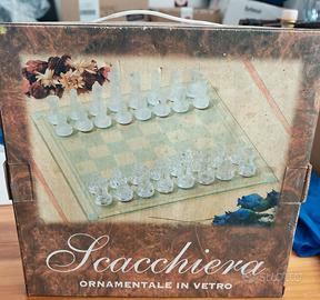 Scacchiera ornamentale in vetro. 