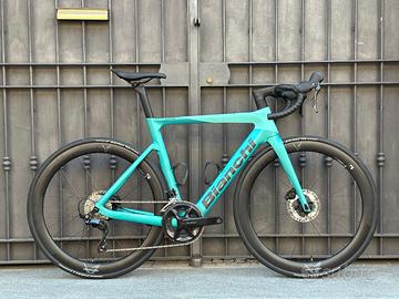 Bici da corsa elettrica Bianchi e-Oltre 105 mis.55