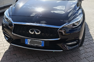 Infiniti Q30