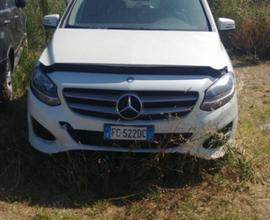 MERCEDES-BENZ B 200 d Automatic Premium