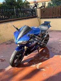 Yamaha FZR 1000