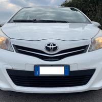 Toyota Yaris Yaris III 2011 5p 1.0 Active