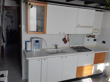 mobili cucina e soggiorno