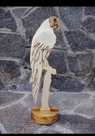 Pappagallo in legno fatto a mano