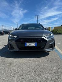 Audi A4 S avant Quattro mhev