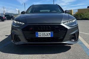 Audi A4 S avant Quattro mhev