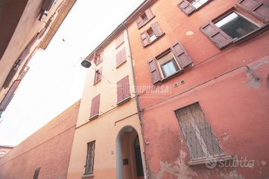 Appartamento a Bologna Via delle Tovaglie 3 locali