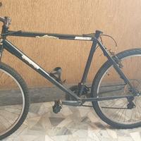 Bici mtb nera